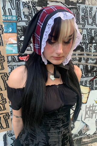 plaid & lace bonnet🖤✨